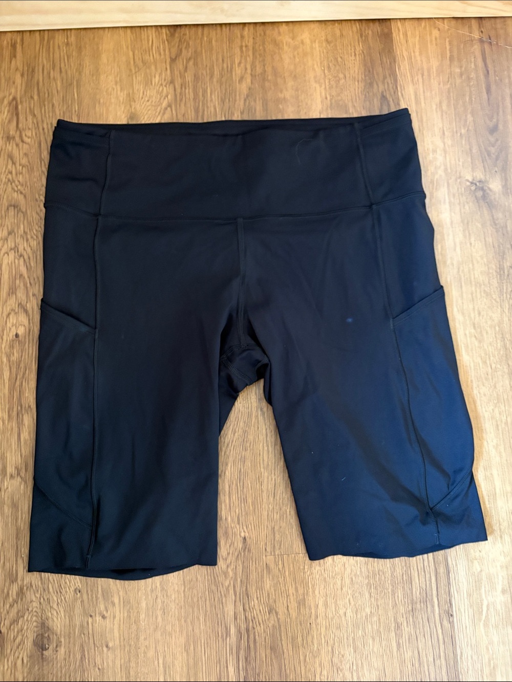 lululemon athletica Black Women's Bike Shorts with Side Pockets
